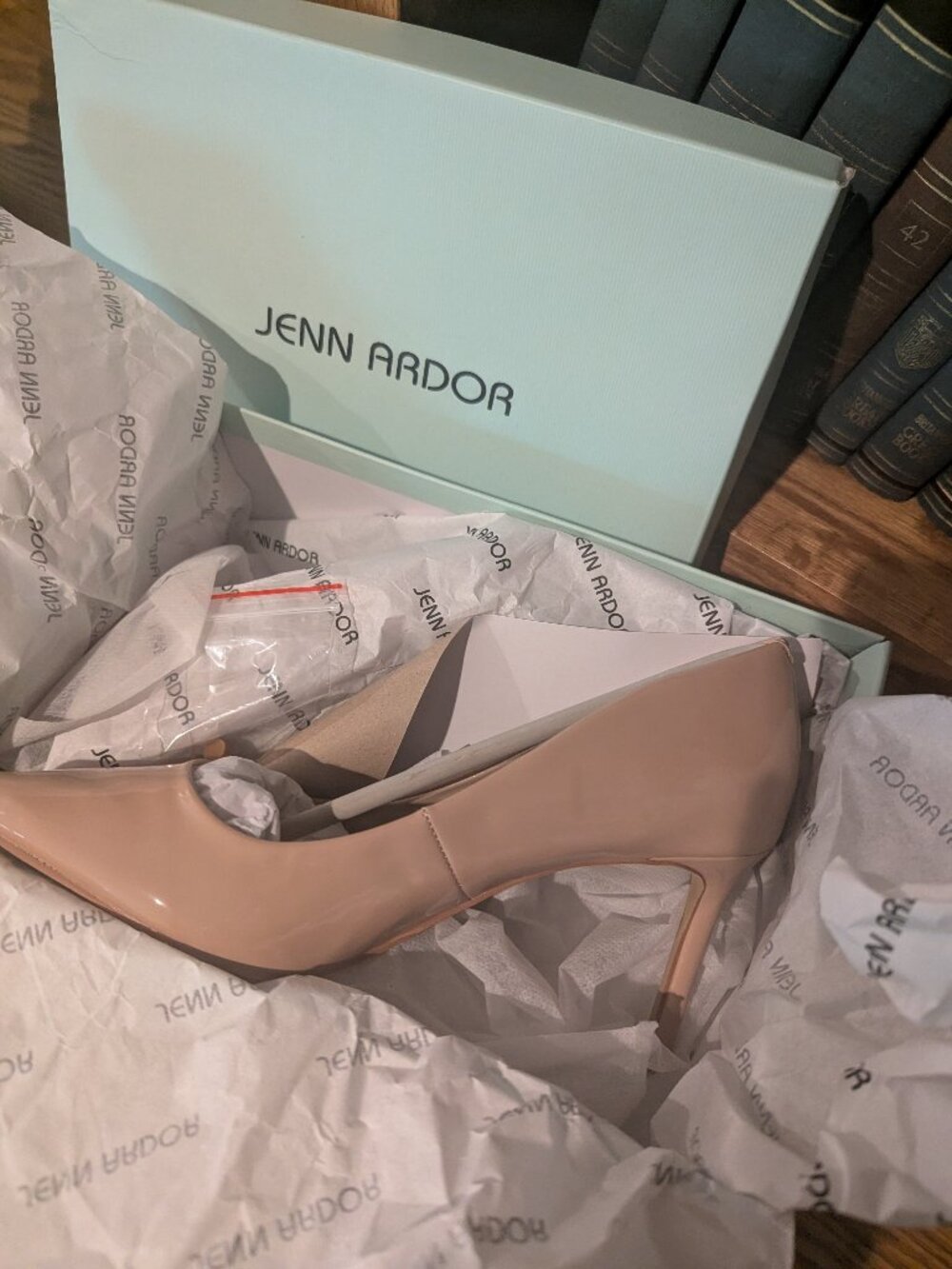 Jenn Ardor Nude Patent Pumps Heels Size 6.5M Classic Pointed Toe New